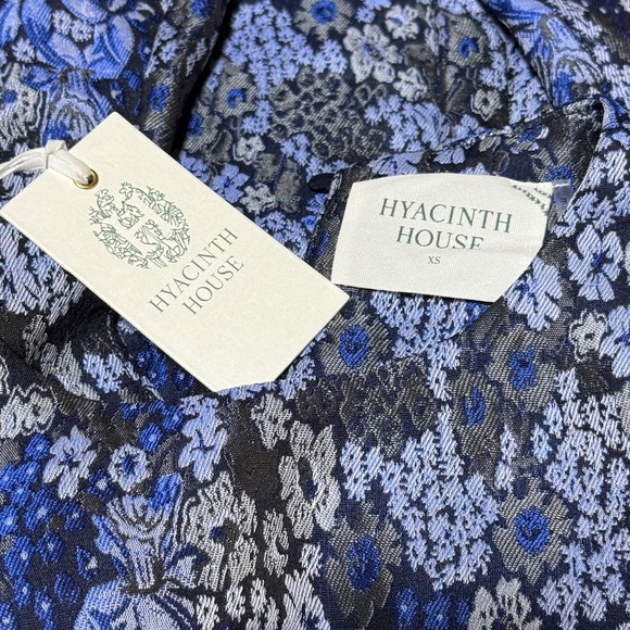 Hyacinth House Priscilla Puff Sleeve Top XS NWT Blue Jacquard Floral Blouse - Picture 8 of 11